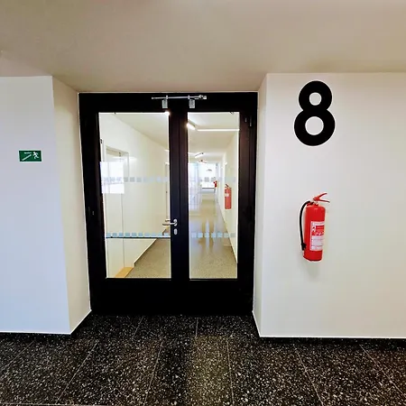 Live-Inn Prague Hotel-Style 5 Apartments, 20 Mins To Centre, Gym, Reception, Free Parking, Lift, Roof Terrace & Game Room Exterior photo