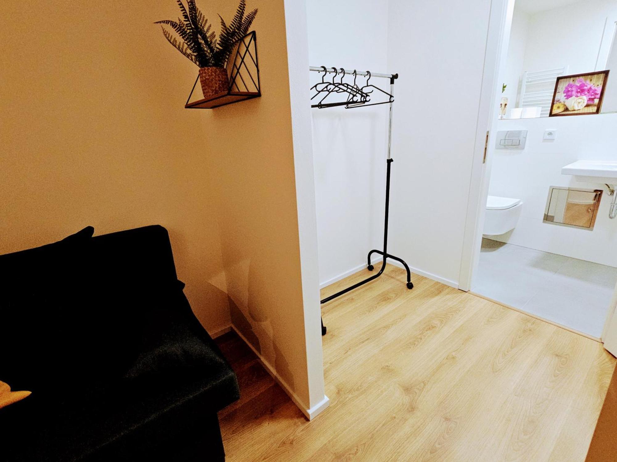 Appartement Live-inn Hotel-style 5 Apartments, 20 Mins To Centre, Gym, Reception, Free Parking, Lift, Roof Terrace & Game Prague